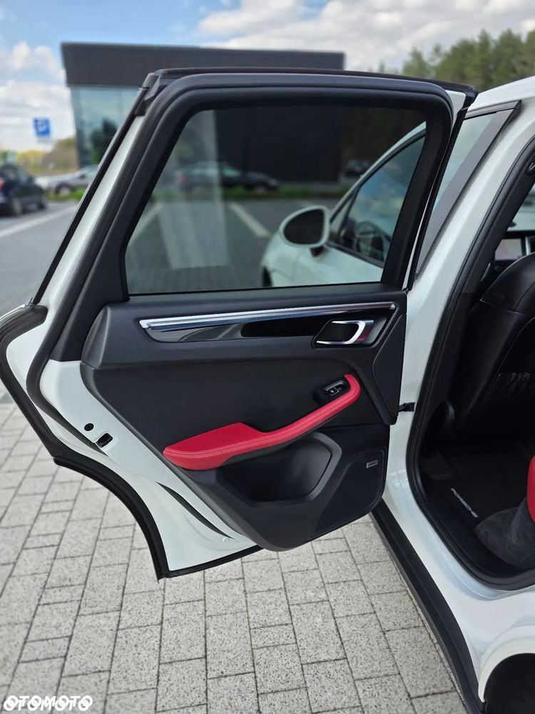 Porsche Macan - 32