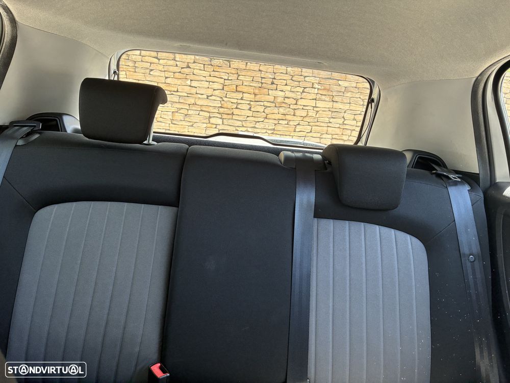 Fiat Punto 1.3 M-Jet Easy S&S - 19