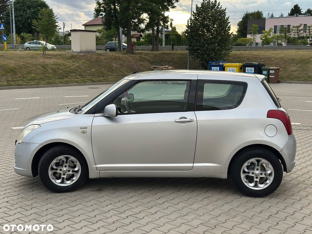 Suzuki Swift 1.3 DDiS 16v GLX - 5