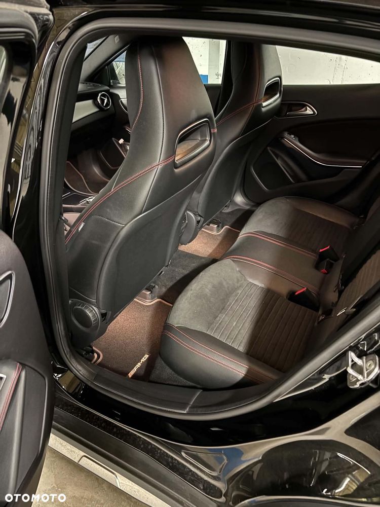Mercedes-Benz GLA 180 7G-DCT AMG Line - 8