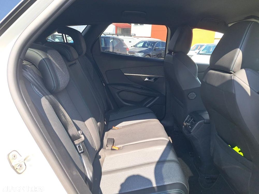 Peugeot 3008 BlueHDi 130 Stop & Start EAT8 Allure - 11