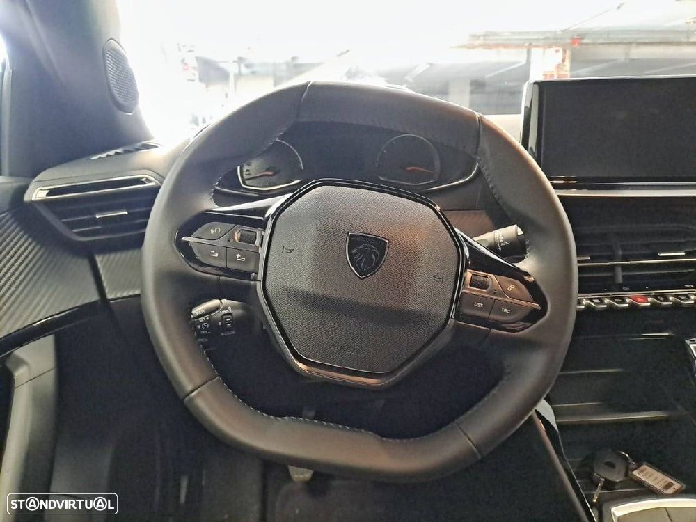 Peugeot 2008 1.2 PureTech Style - 12