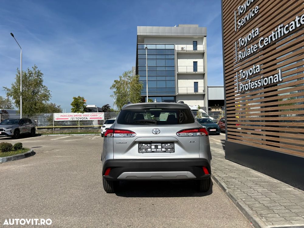 Toyota Corolla Cross - 8