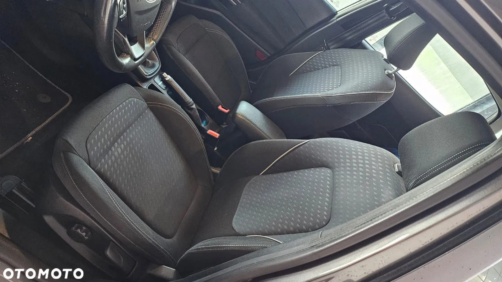 Ford Fiesta 1.0 EcoBoost Titanium - 9