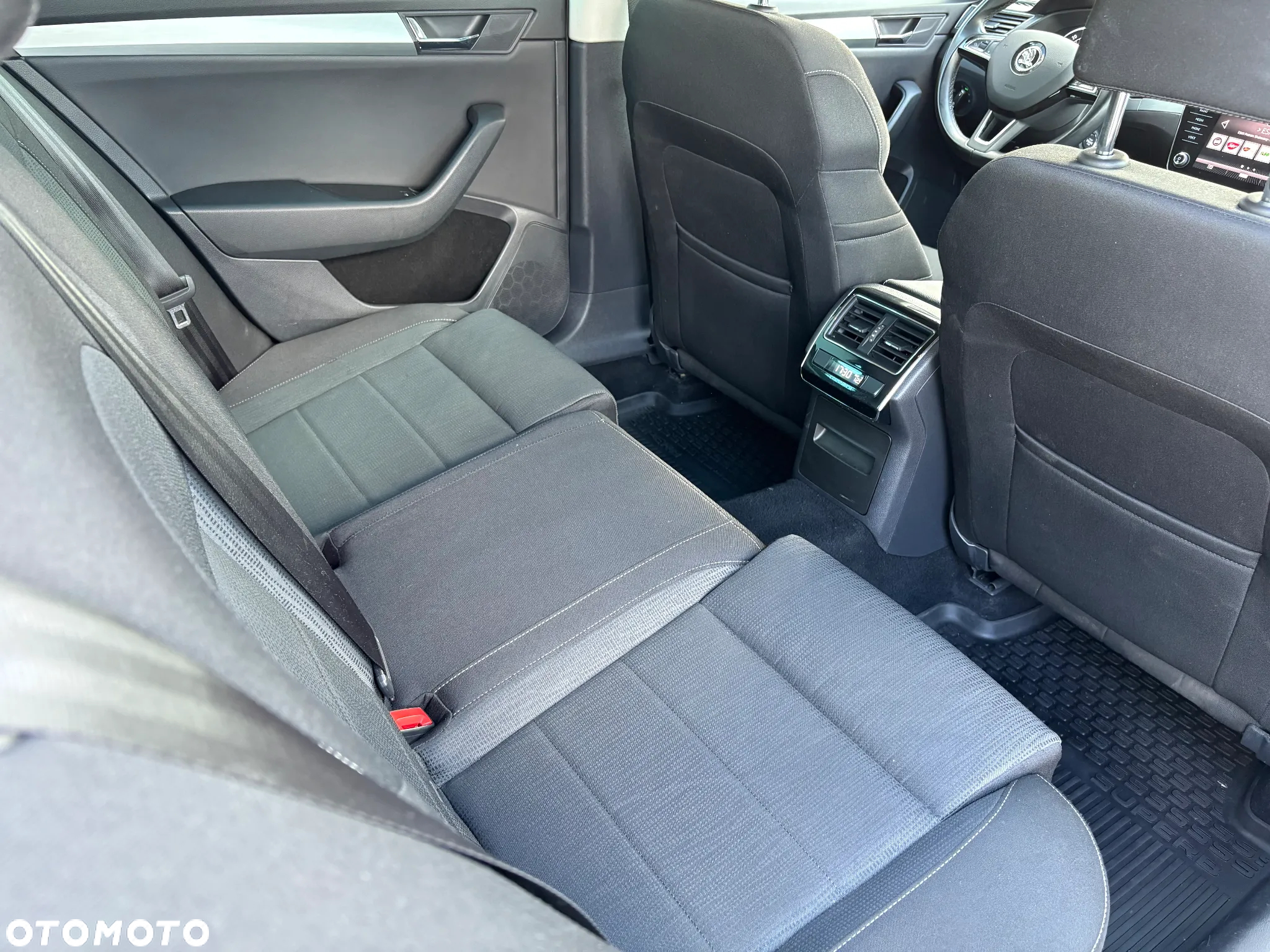 Skoda Superb 2.0 TDI Ambition DSG7 - 26