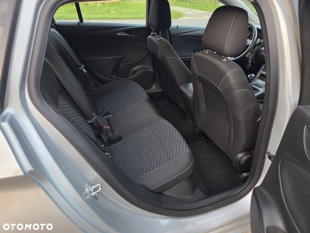Opel Astra 1.6 CDTI Essentia S&S - 16