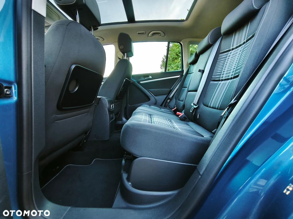 Volkswagen Tiguan - 12