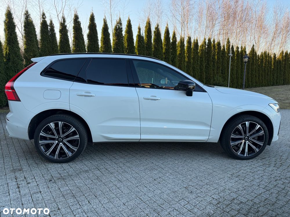 Volvo XC 60 T6 Plug-In Hybrid AWD Ultra Dark - 10