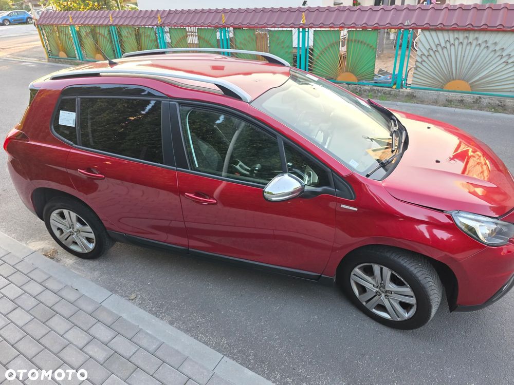 Peugeot 2008 BlueHDi 100 STOP & START Style - 4