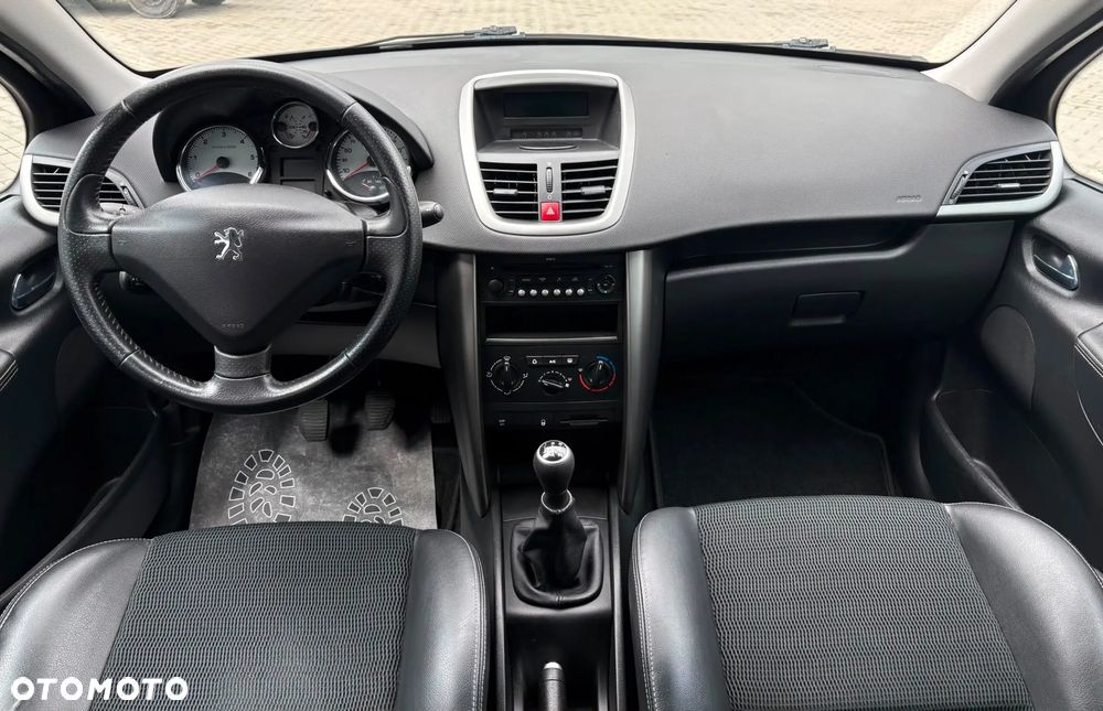 Peugeot 207 - 9