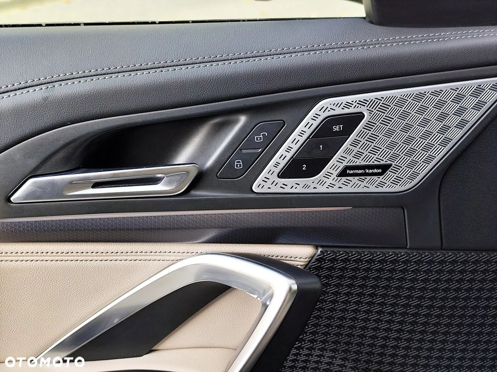 BMW iX1 xDrive30 66.5kWh M Sport - 15