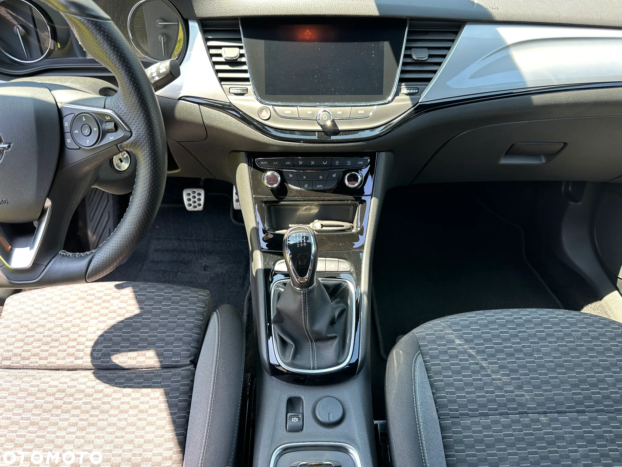 Opel Astra 1.2 Turbo Business Elegance - 27