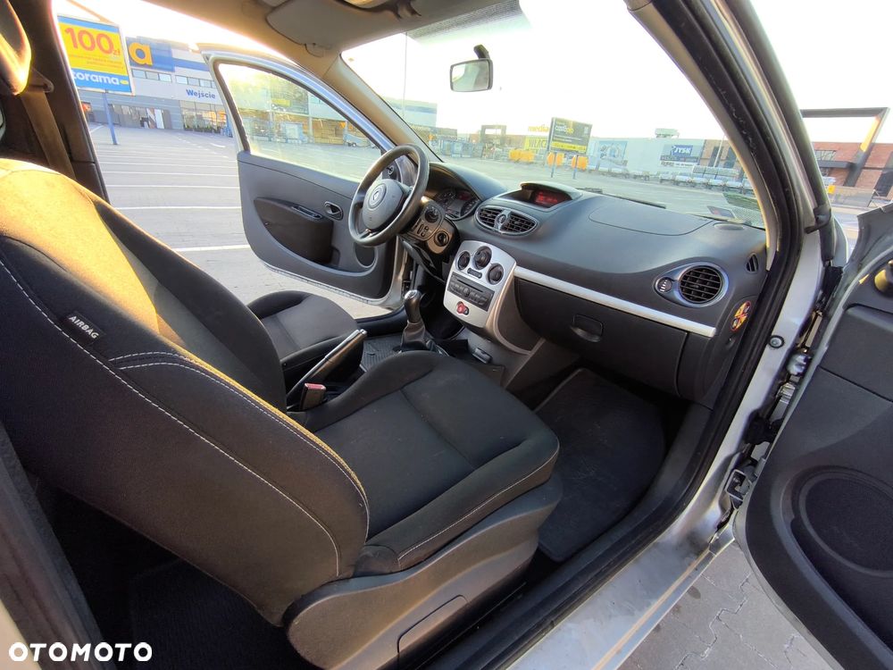 Renault Clio 1.5 dCi Authentique - 8