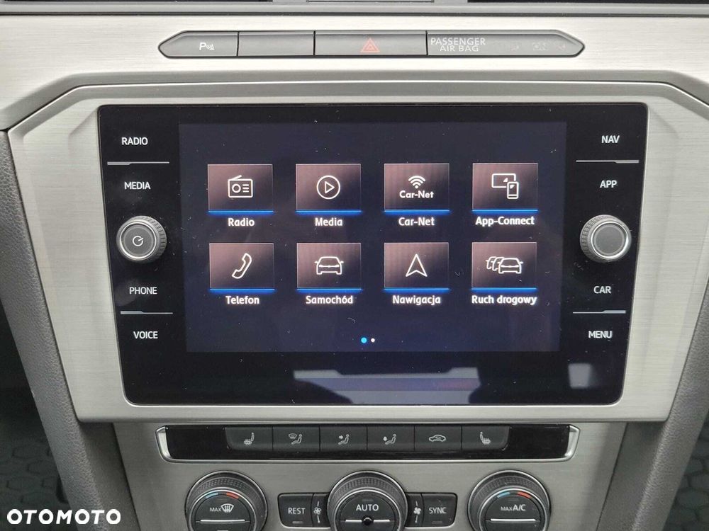 Volkswagen Passat - 11