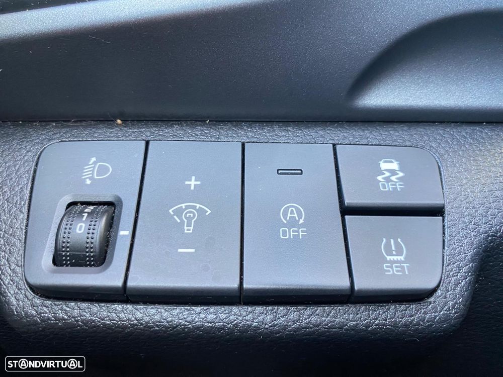 Kia Stonic 1.2 by FILA - 7