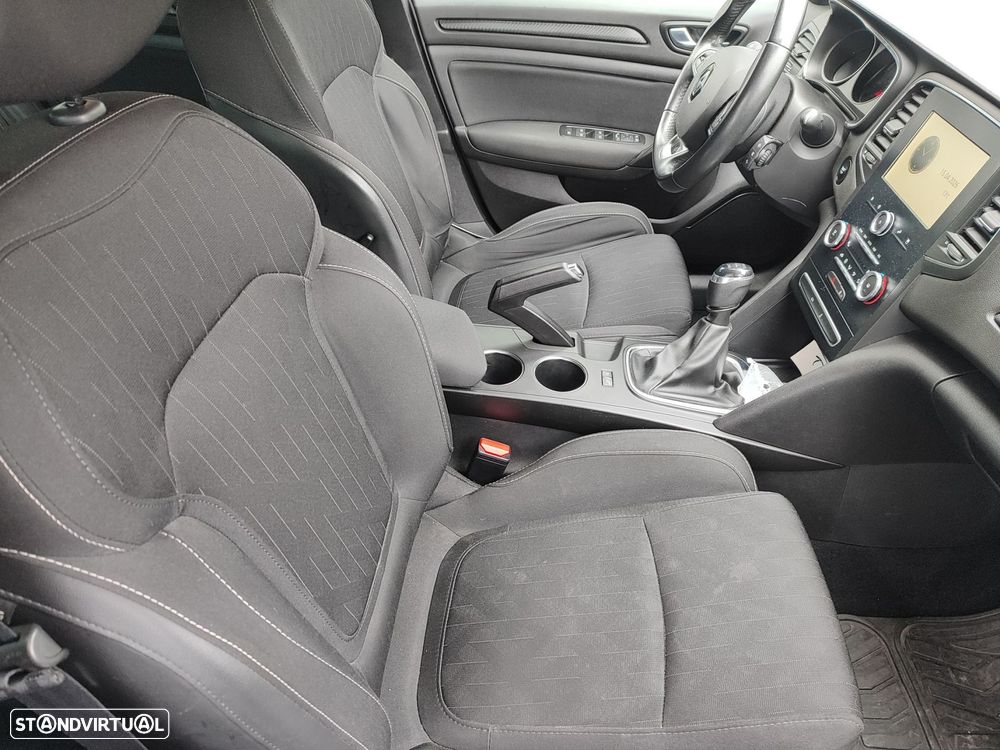 Renault Mégane 1.5 Blue dCi Limited - 11