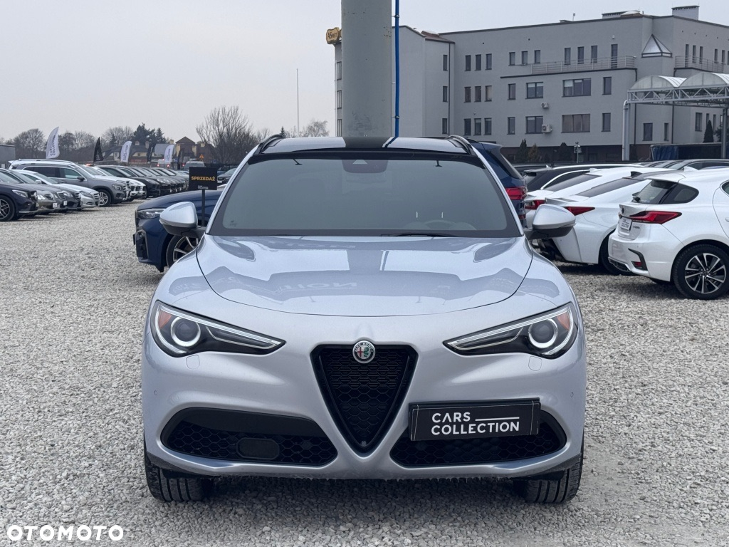 Alfa Romeo Stelvio 2.0 Turbo 16V AT8-Q4 Ti - 9