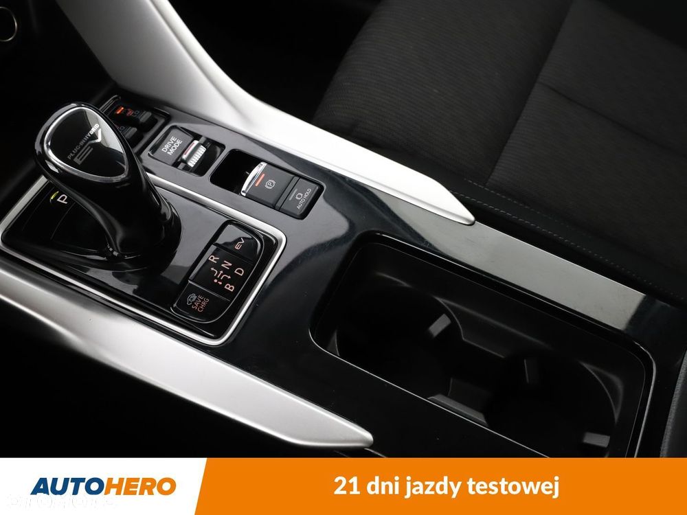 Mitsubishi Eclipse Cross - 24