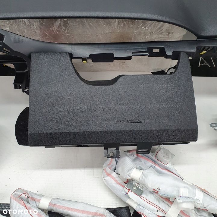 TOYOTA YARIS 3 III LIFT DESKA ROZDZIELCZA KONSOLA KOKPIT PULPIT PODUSZKI AIRBAG AIR BAG PASY KIT SET - 7