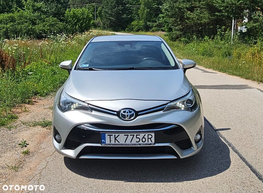 Toyota Avensis 2.0 D-4D Premium - 8