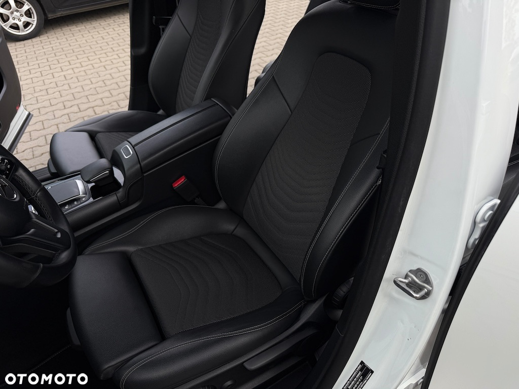 Mercedes-Benz GLB 200 d 8G-DCT - 28