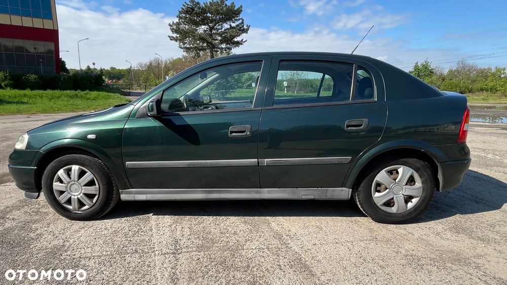 Opel Astra 1.4 16v GL - 12