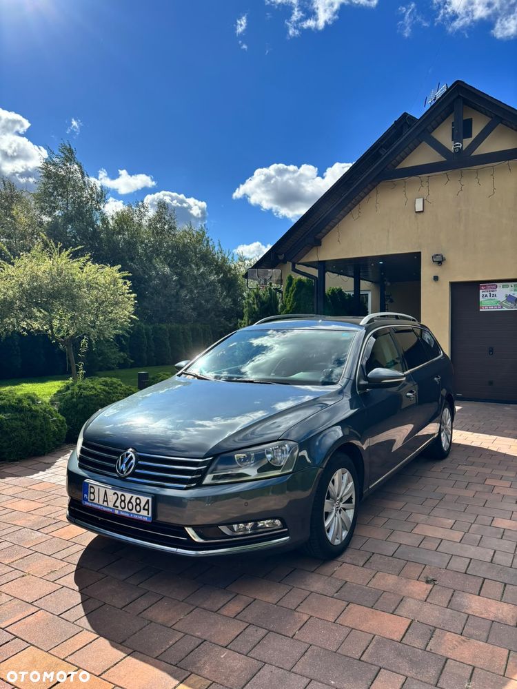 Volkswagen Passat - 1
