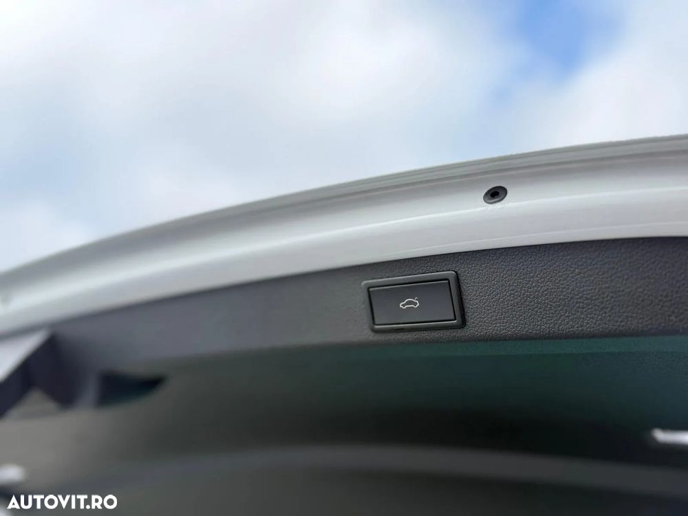 Skoda Superb Combi 2.0 TDI DSG Premium Edition - 30