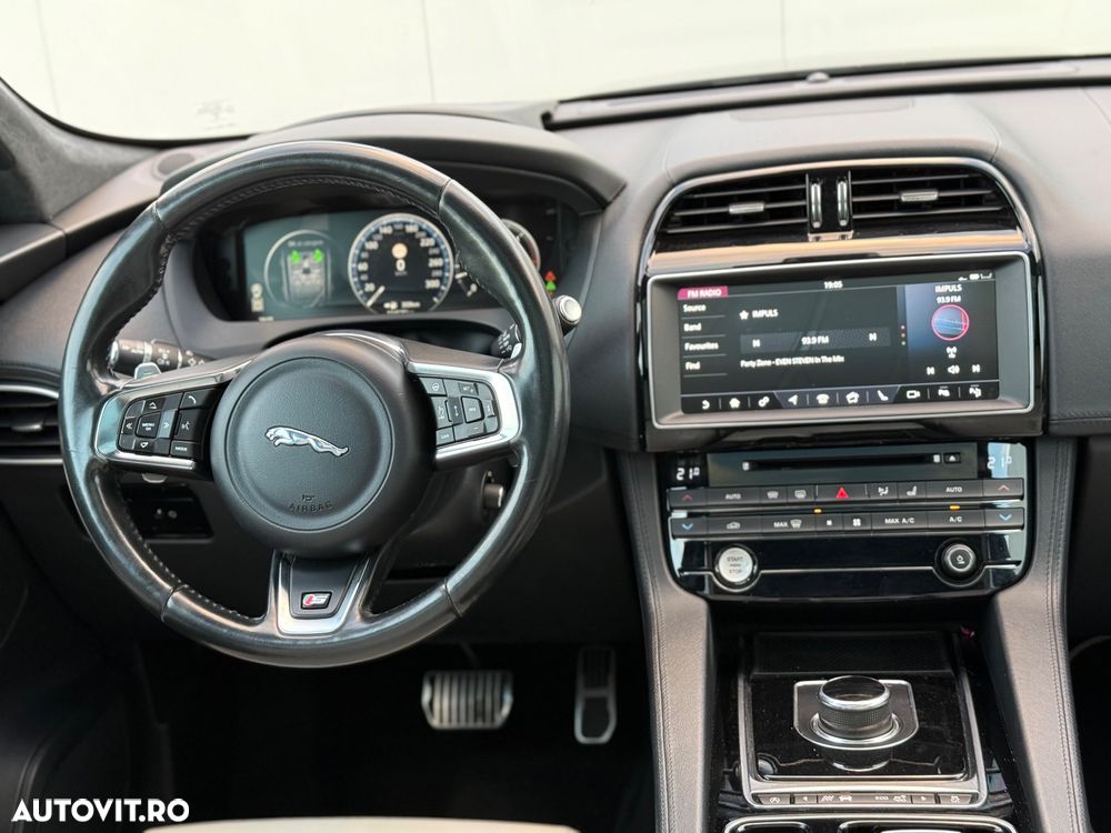 Jaguar F-Pace 30d AWD S - 9