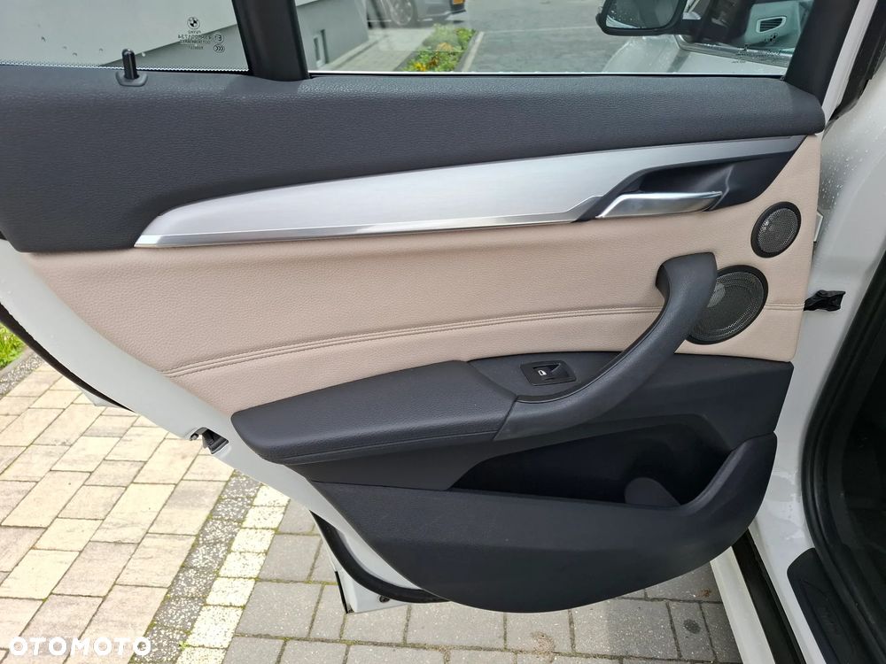 BMW X1 sDrive18d Sport Line - 17