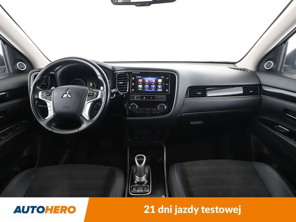 Mitsubishi Outlander - 12