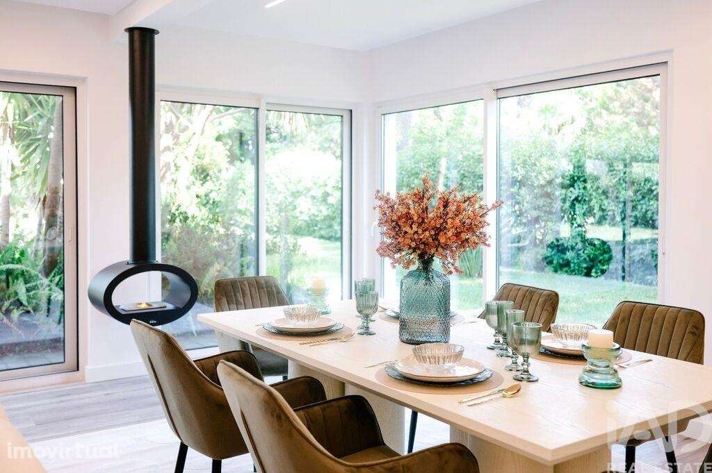 Casa / Villa T4 em Charneca De Caparica E Sobreda de 170,00 m2 - Grande imagem: 3/30