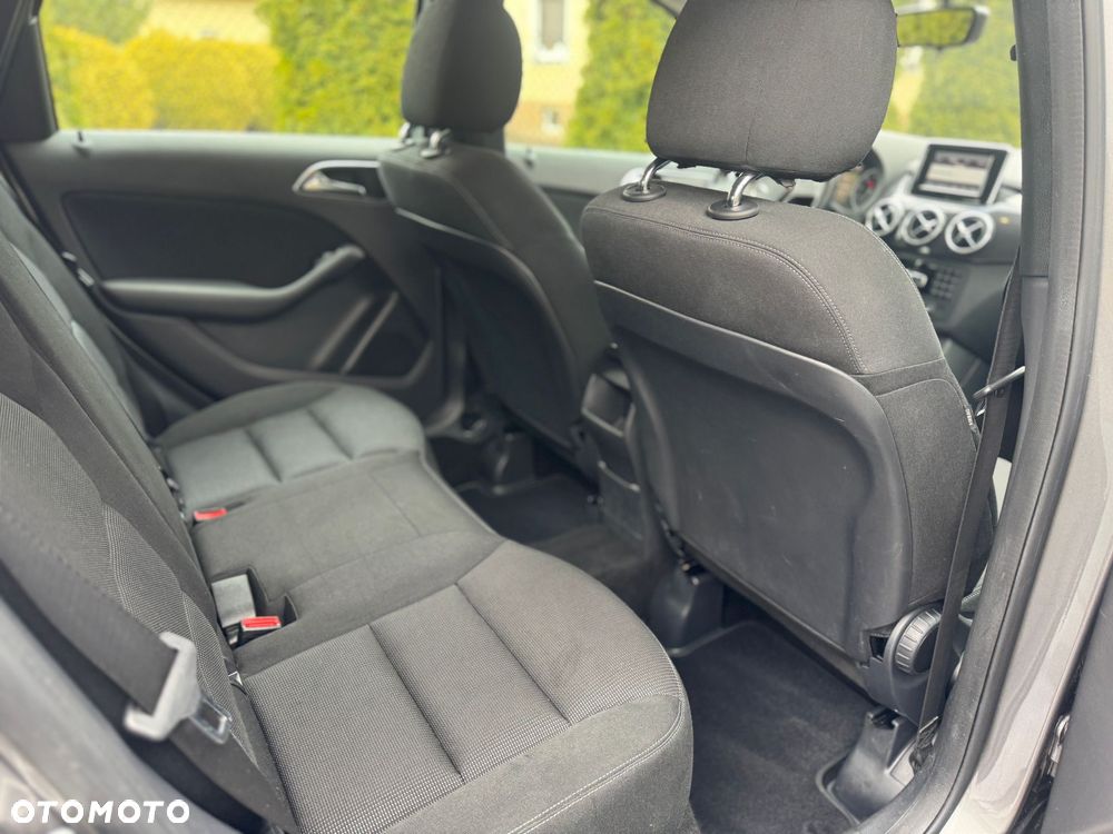 Mercedes-Benz Klasa B 180 BlueEFFICIENCY Edition Style - 18