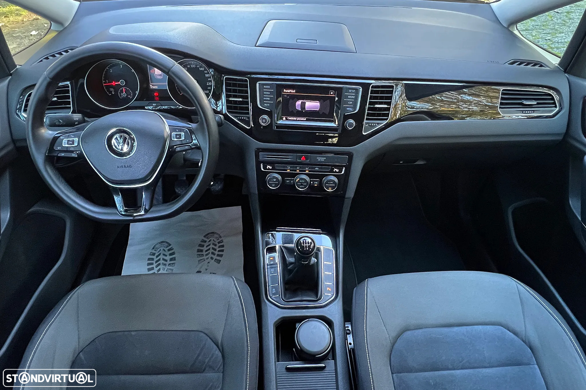 VW Golf Sportsvan 1.6 TDI Highline - 16