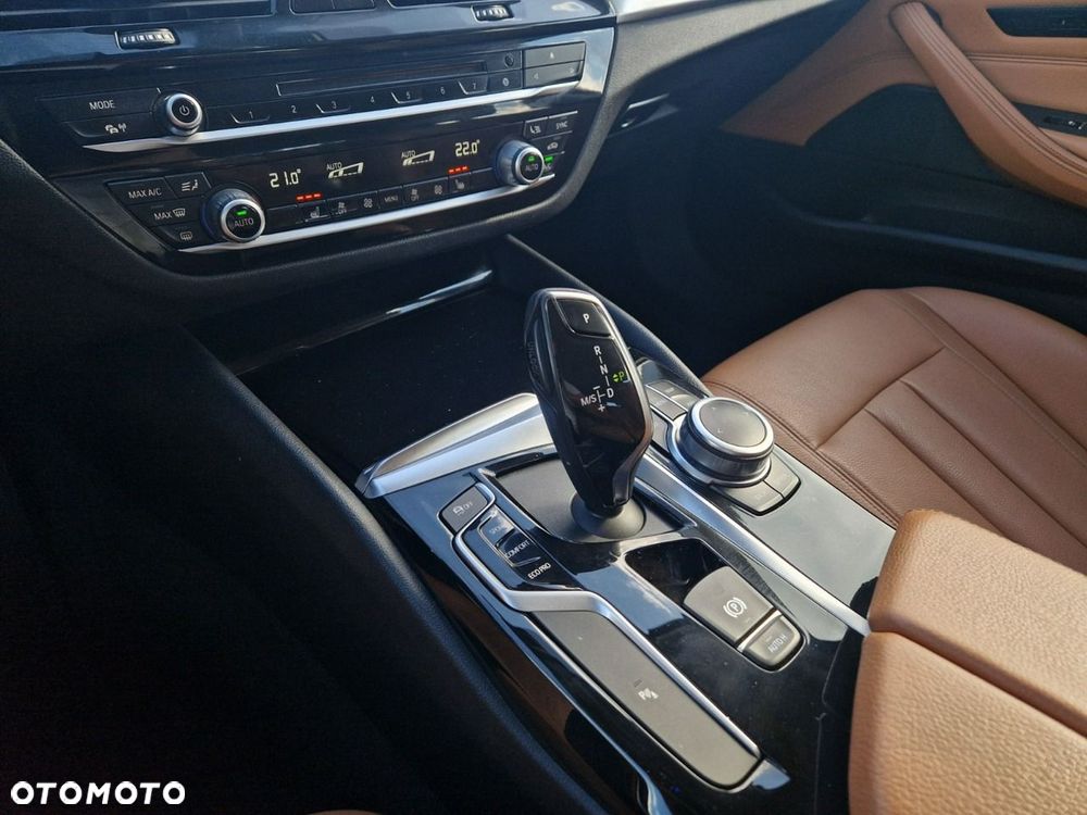 BMW Seria 5 520d M Sport Edition - 17