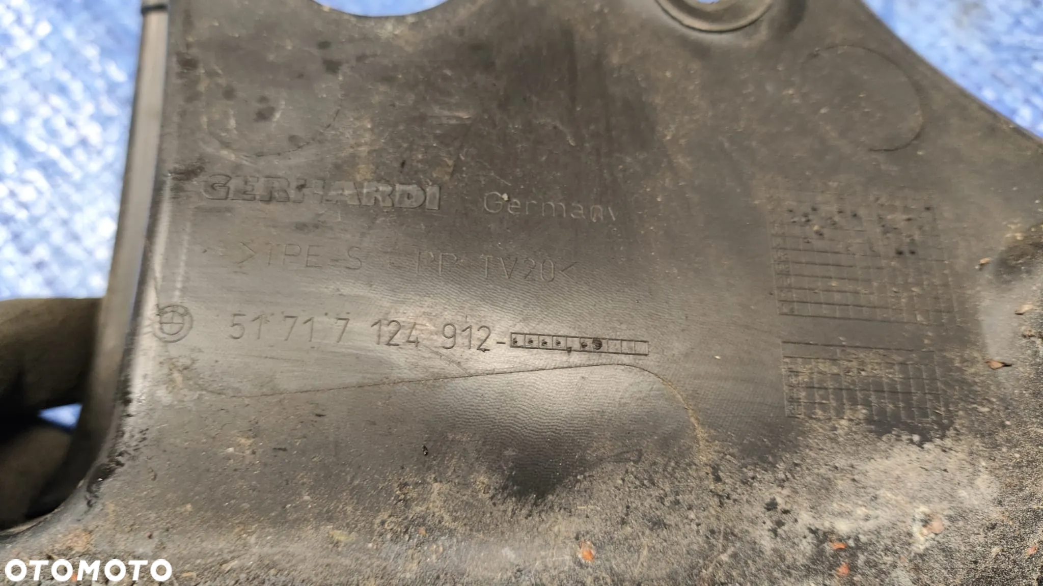 CZĘSCI ELEMENT ELEMENTY PLASTIK PLASTIKI SCHOWEK POKROWIEC DACHU POKRYWA OSŁONA KAPOTAŻU MECHANIZMU DACHU LEWA PRAWA OSŁONA RYNIENKI ODPŁYWOWEJ PAŁĄKA ZAGŁÓWKA USZCZELKA POKRYWY SKŁADANEGO DACHU LISTWA ZAŚLEPKA 7046400 7124911 7124913 7124912 7066142 7126185 7125912 7125911 8268954 8239238 8236837 BMW E64 LCI LIFT - 21