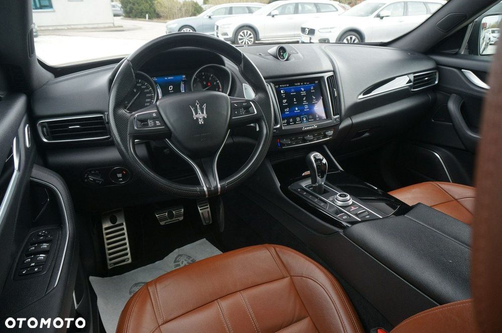 Maserati Levante - 16