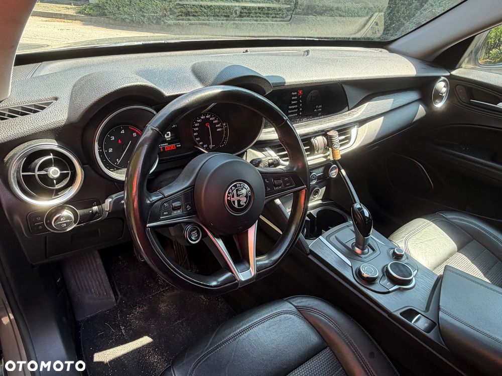 Alfa Romeo Stelvio 2.2 JTDM Q4 - 14