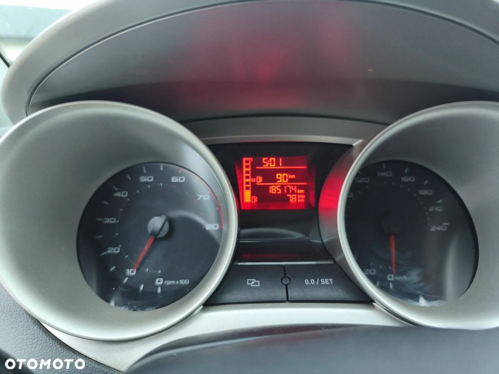 Seat Ibiza 1.4 16V Passion - 13