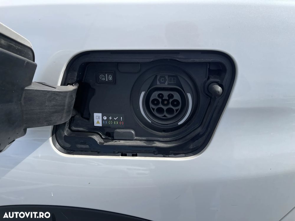 Peugeot 3008 225 e-EAT8 Allure Pack - 33