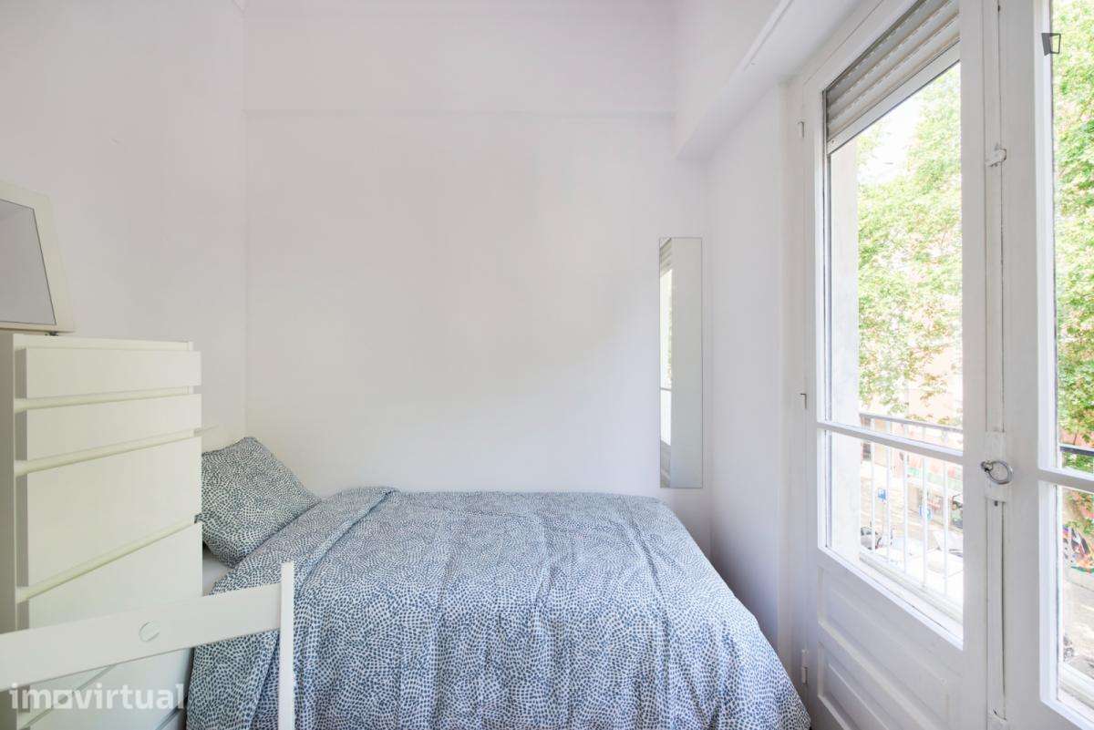 Quarto - localizado em Benfica Lisbon - Grande imagem: 4/33