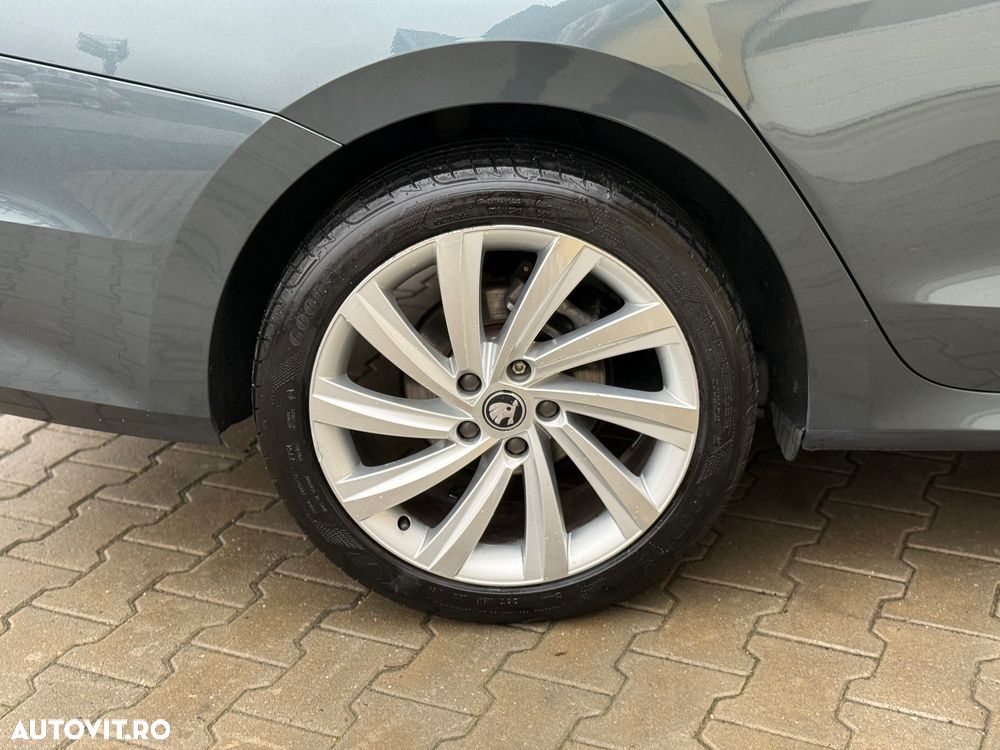 Skoda Octavia 2.0 TDI DSG Style - 32