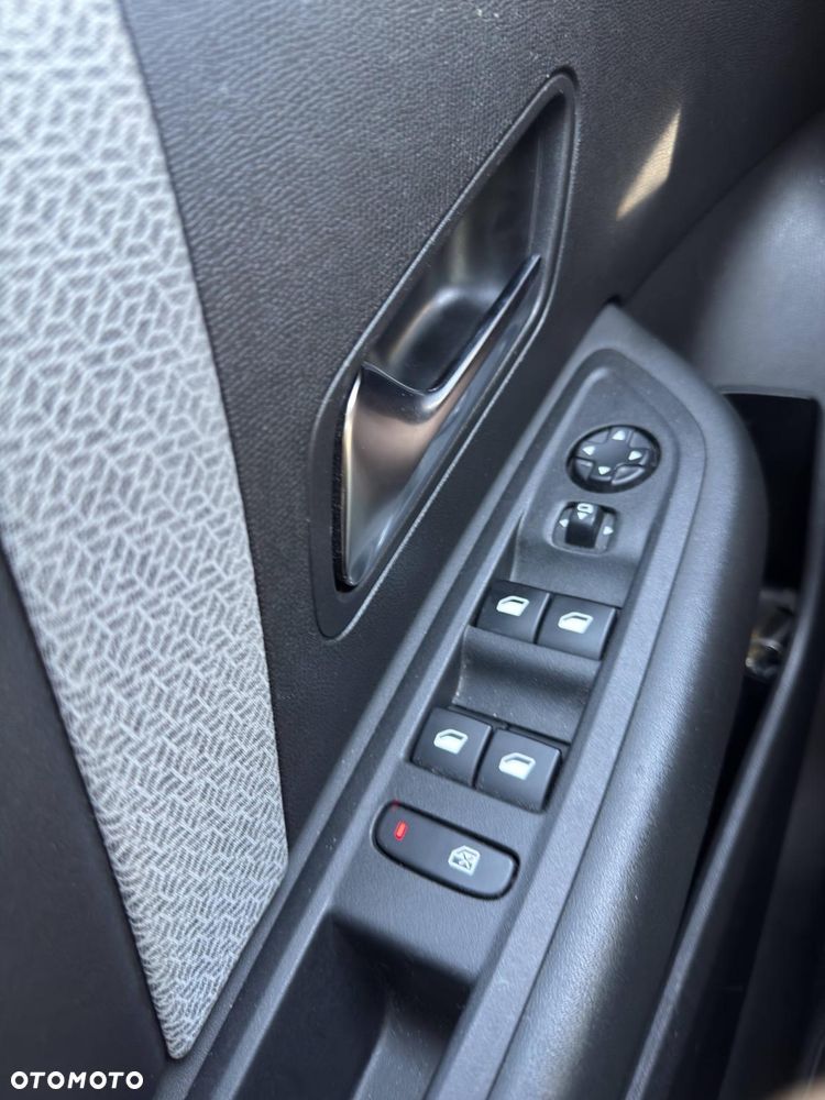 Citroën C4 1.5 BlueHDi Feel Pack S&S EAT8 - 18