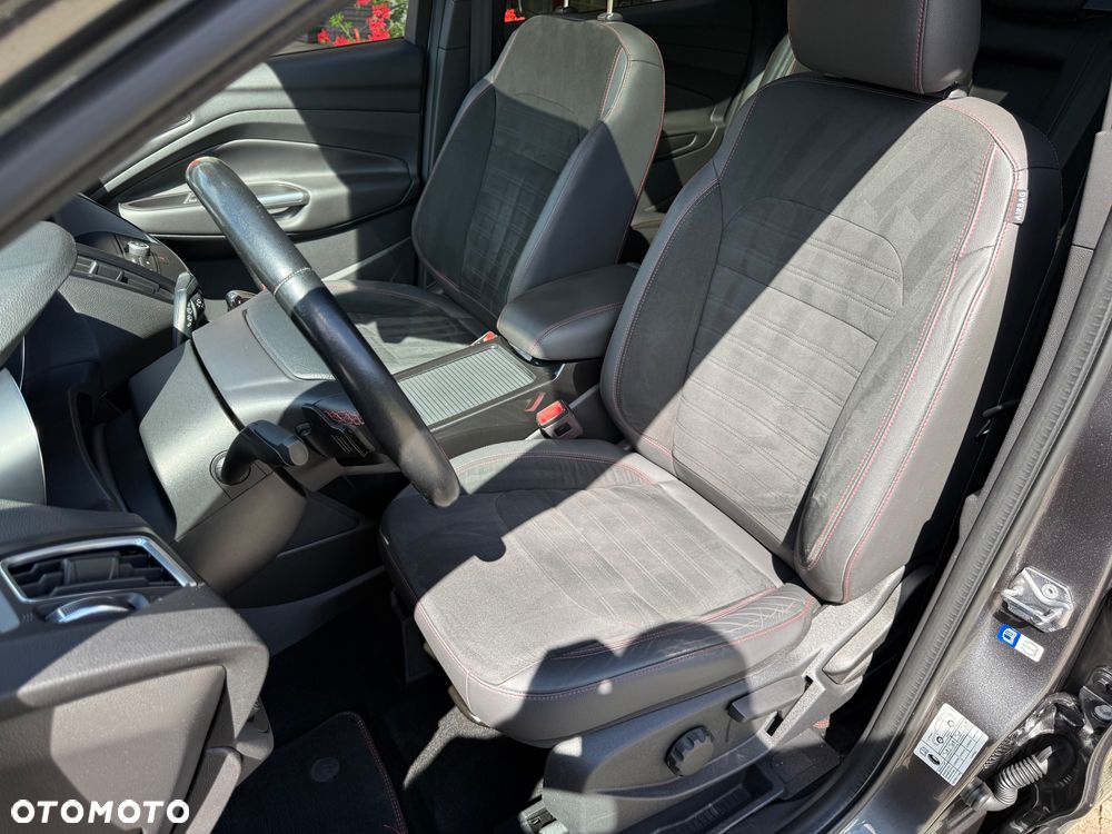Ford Kuga 2.0 TDCi AWD ST-Line Black - 19
