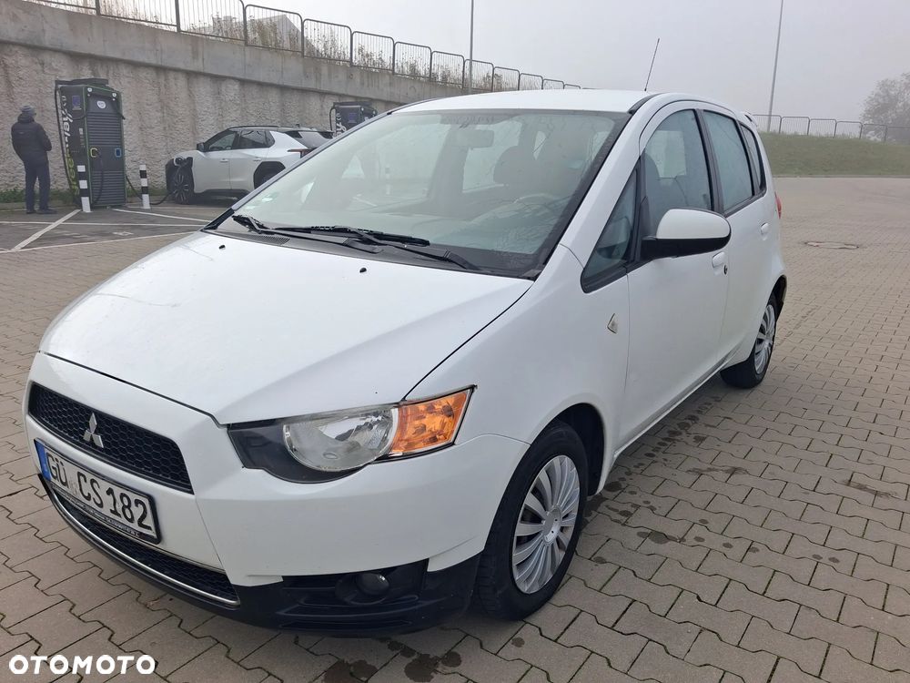 Mitsubishi Colt 2011 photo 2