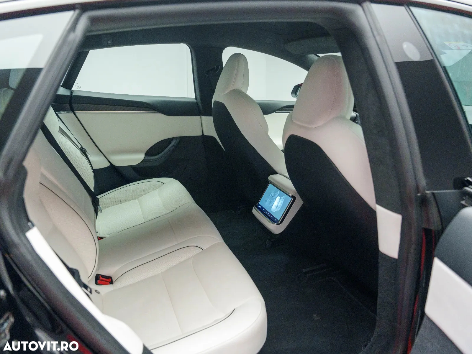 Tesla Model S Plaid - 16