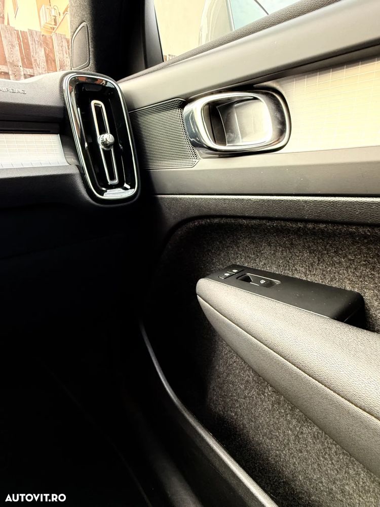 Volvo XC 40 T4 Recharge DKG Essential - 17