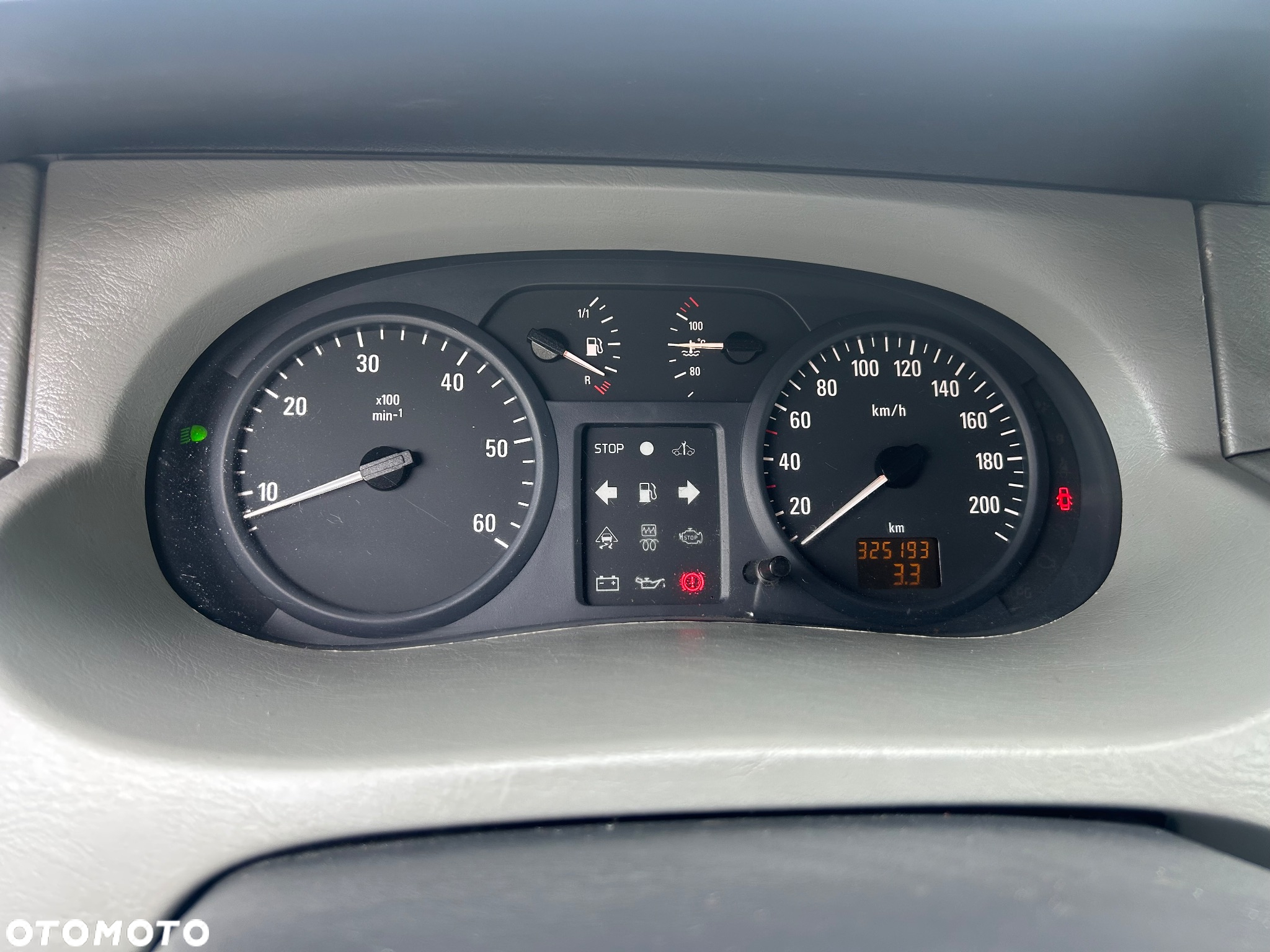 Opel Vivaro - 11