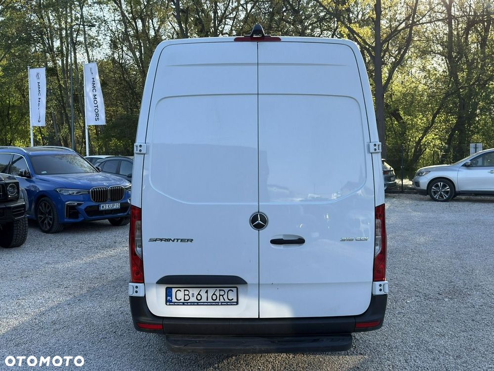 Mercedes-Benz Sprinter - 4
