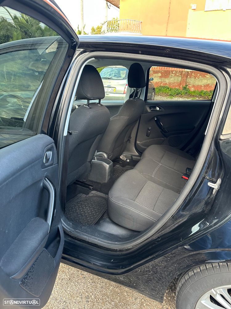 Peugeot 208 1.2 PureTech Style - 10